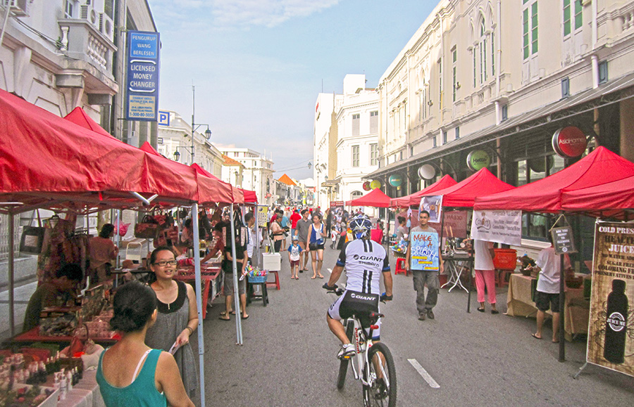 The Sunday morning market on Beach Street, George Town. Photo: Chris Ashton