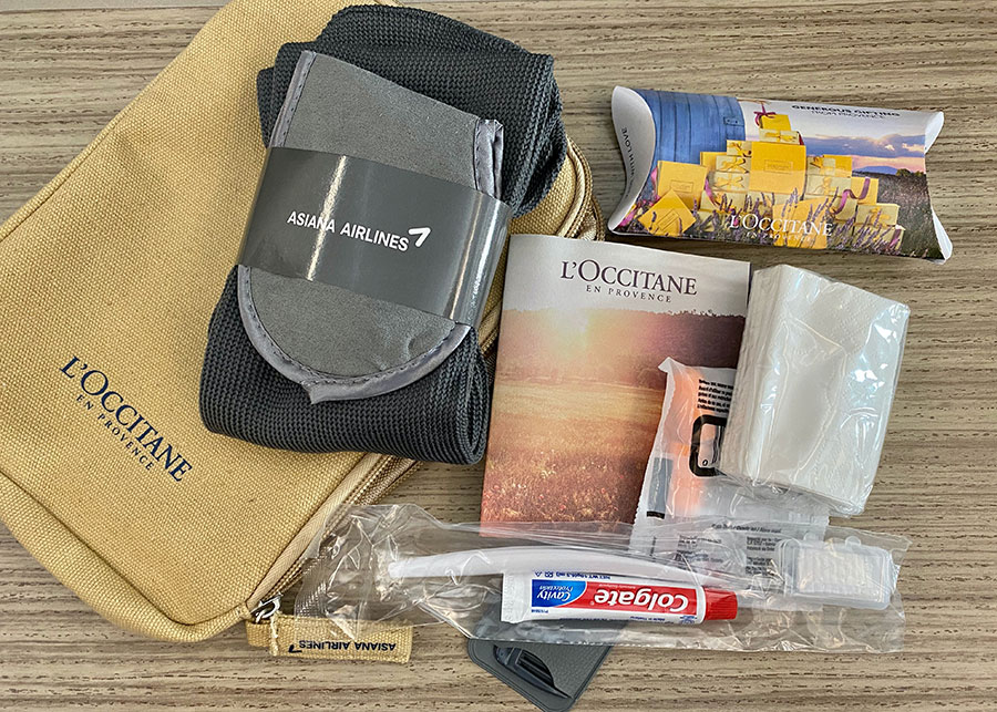 Asiana Airlines l’Occitane amenities kit. Credit: Chris Ashton