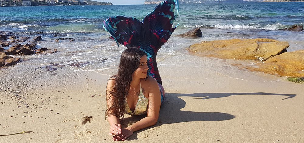 Mermaid diver Lauren Metzler. Credit: @sydneymermaids