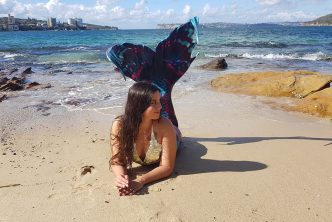 Mermaid diver Lauren Metzler. Credit: @sydneymermaids